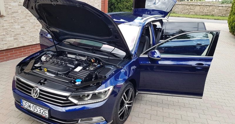Volkswagen Passat cena 79900 przebieg: 148000, rok produkcji 2018 z Strzegom małe 742